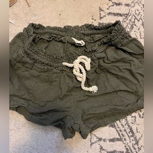 Ardene medium dark olive green casual shorts